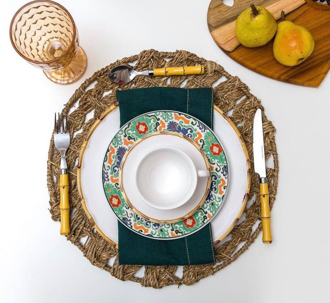 Prato Raso Branco Com Borda Bambu