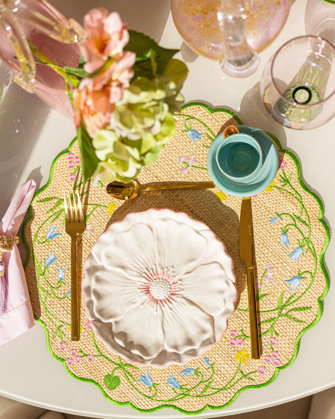 Prato de Sobremesa Flor Decorativo - Branco e Rosa
