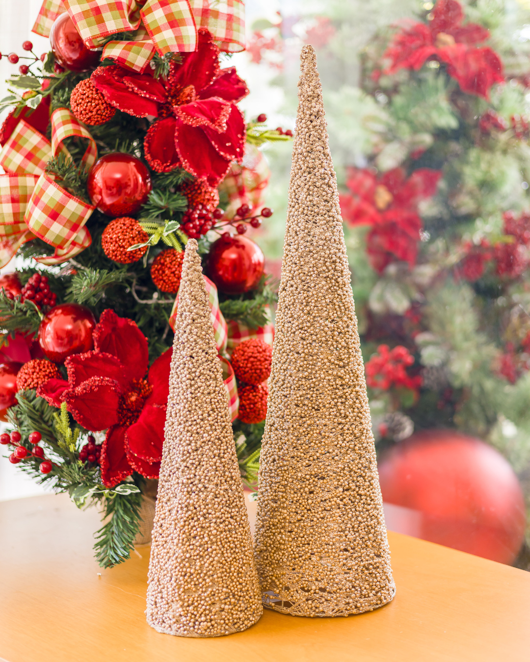 Dupla de Árvores de Natal Decorativas Cone Dourada - 40 e 60 cm